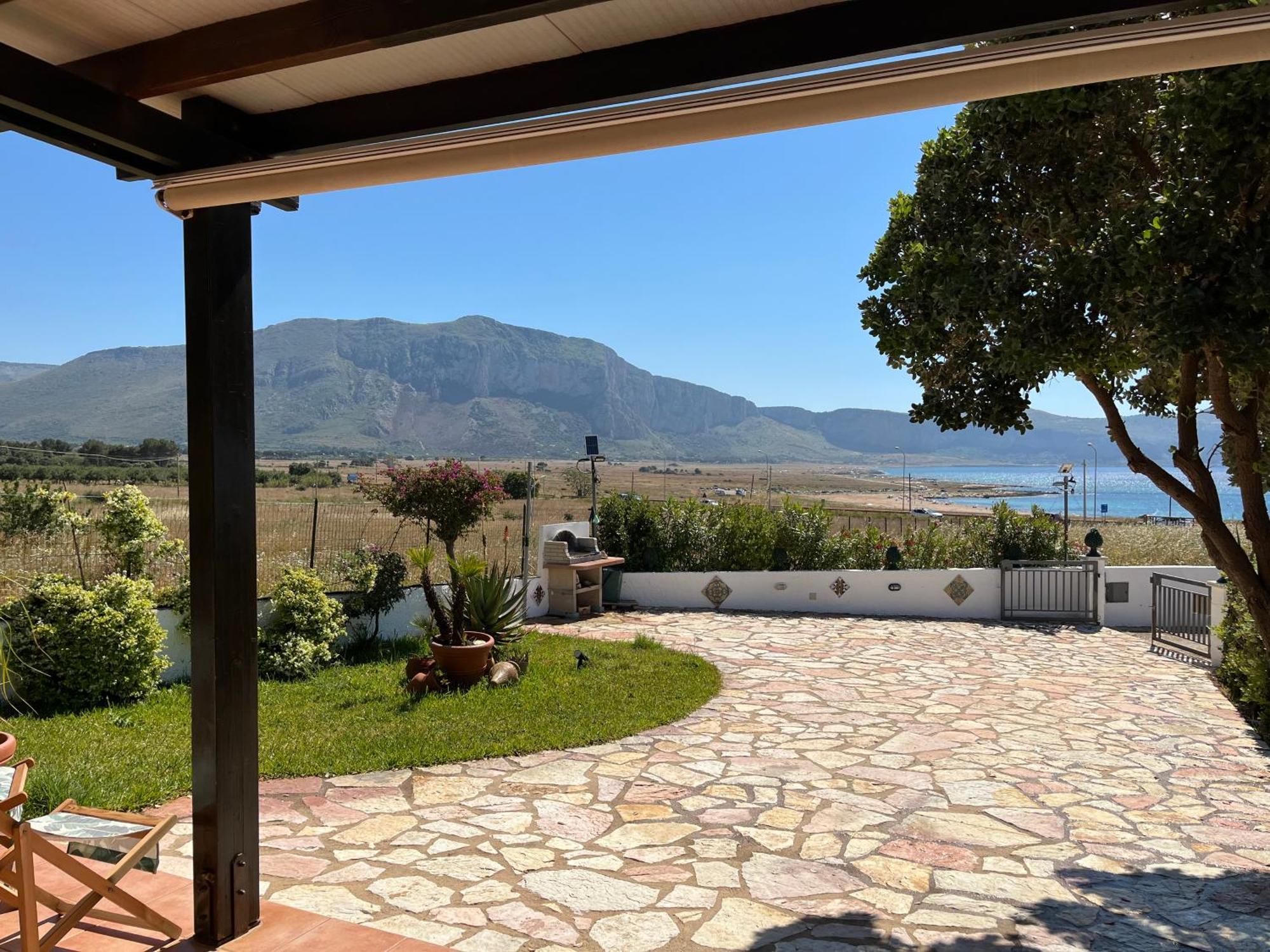 Vista Mare A Makari Holiday home *